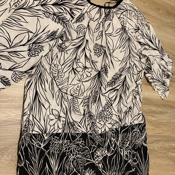 Zara Basics Top - Picture 5 of 7